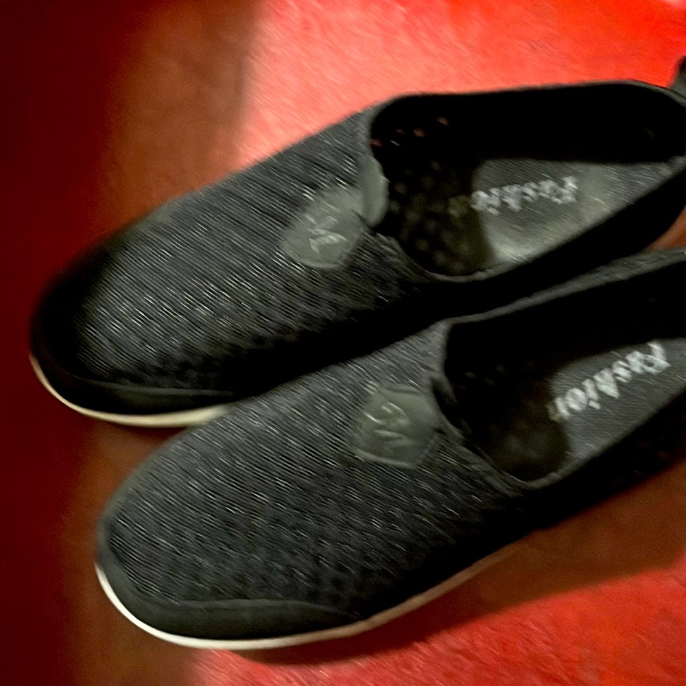 Black air cooled Fashion wedge heel